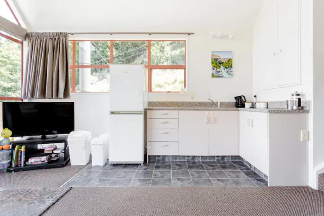 Hot Tub And Views Over Central Queenstown - Entire Holiday House Exterior foto