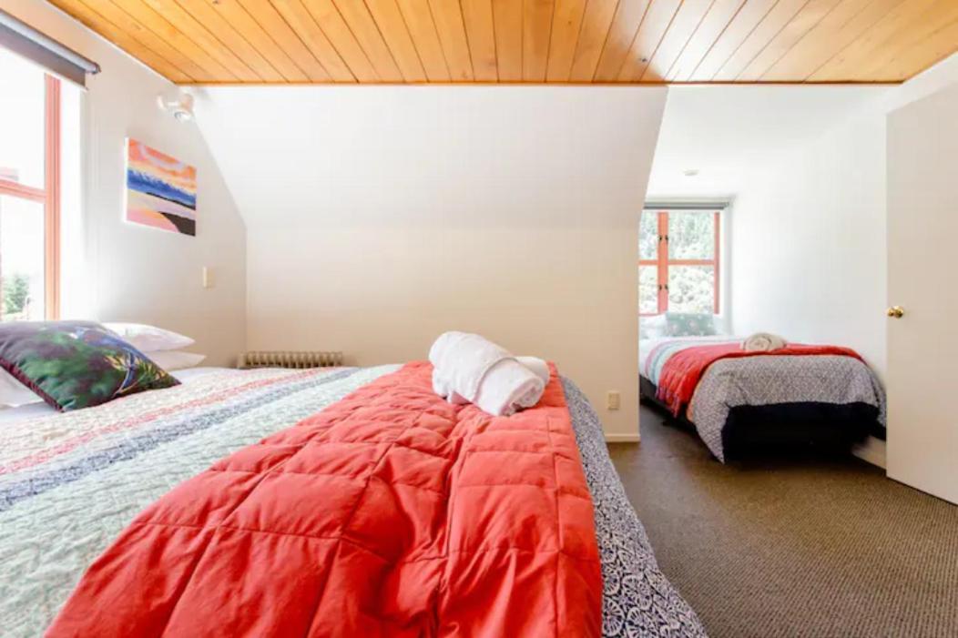 Hot Tub And Views Over Central Queenstown - Entire Holiday House Exterior foto