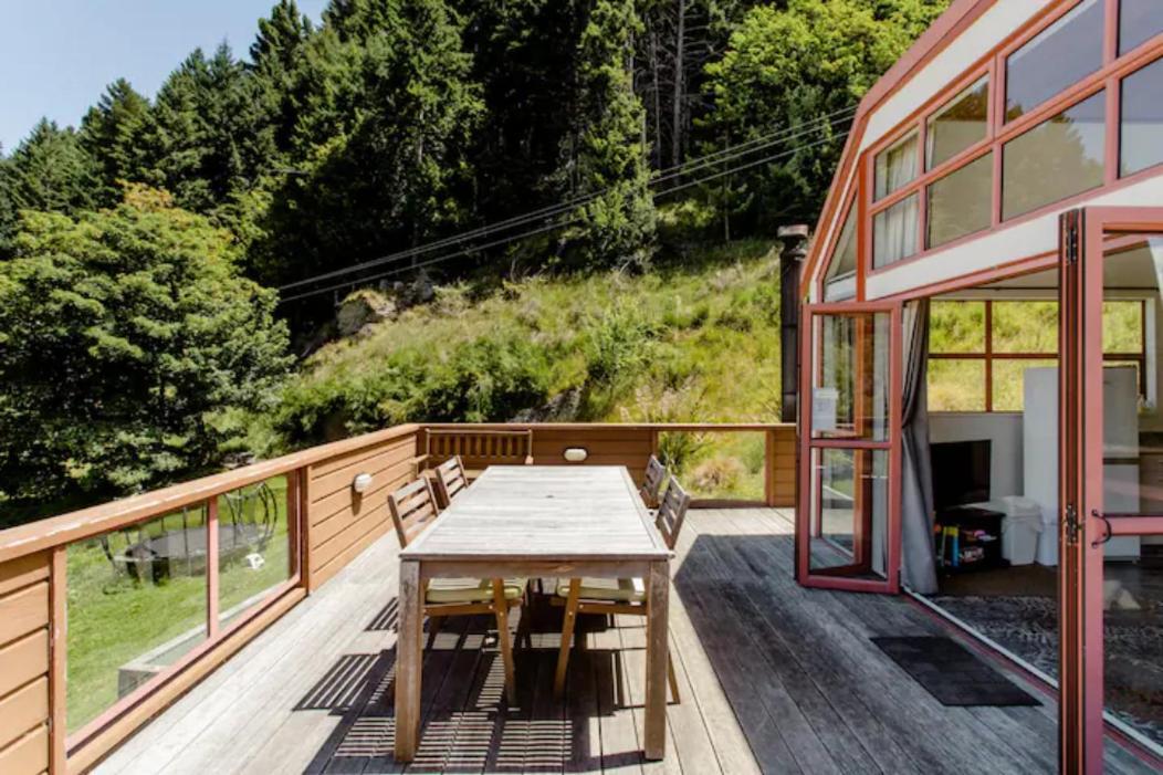 Hot Tub And Views Over Central Queenstown - Entire Holiday House Exterior foto